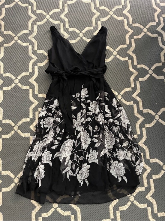Adrianna Papell Dresses & Skirts - Adrianna Papell Black V-Neck Evening Dress
